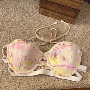 Victoria Secret Strapped Back Bikini Top Size 34B- Gently Used ☀️